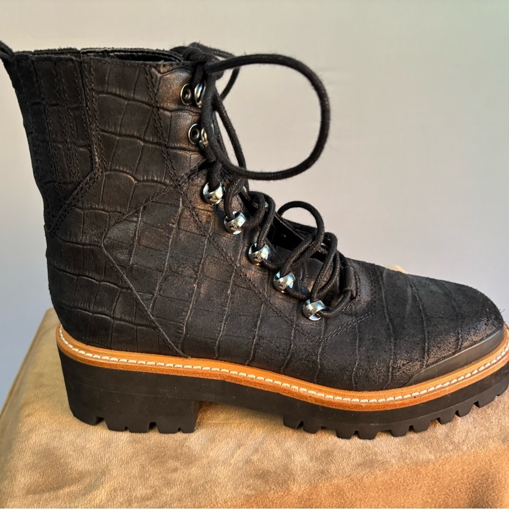 Marc Fisher LTD Black Combat Boots Chunky Lug Sole Y2K Urban Streetwear - Picture 3 of 16